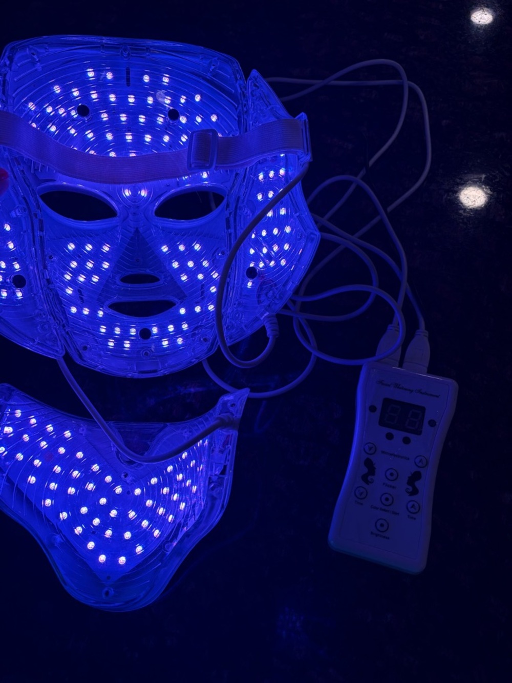 Colorful LED Facial Mask Light Therapy Set - Picture 9 of 10